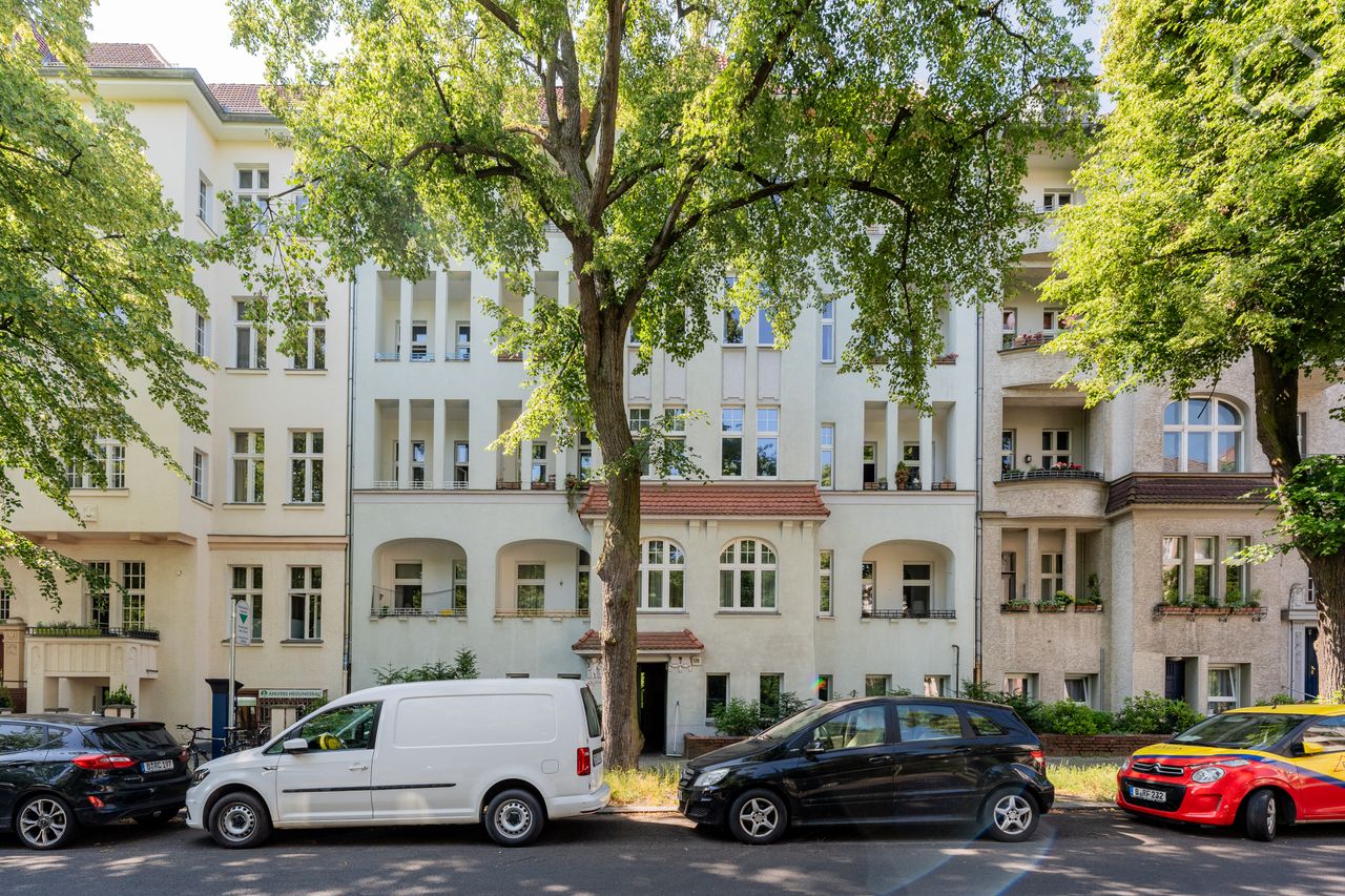 High end luxury Apartment (ready to move-in, central and quit)