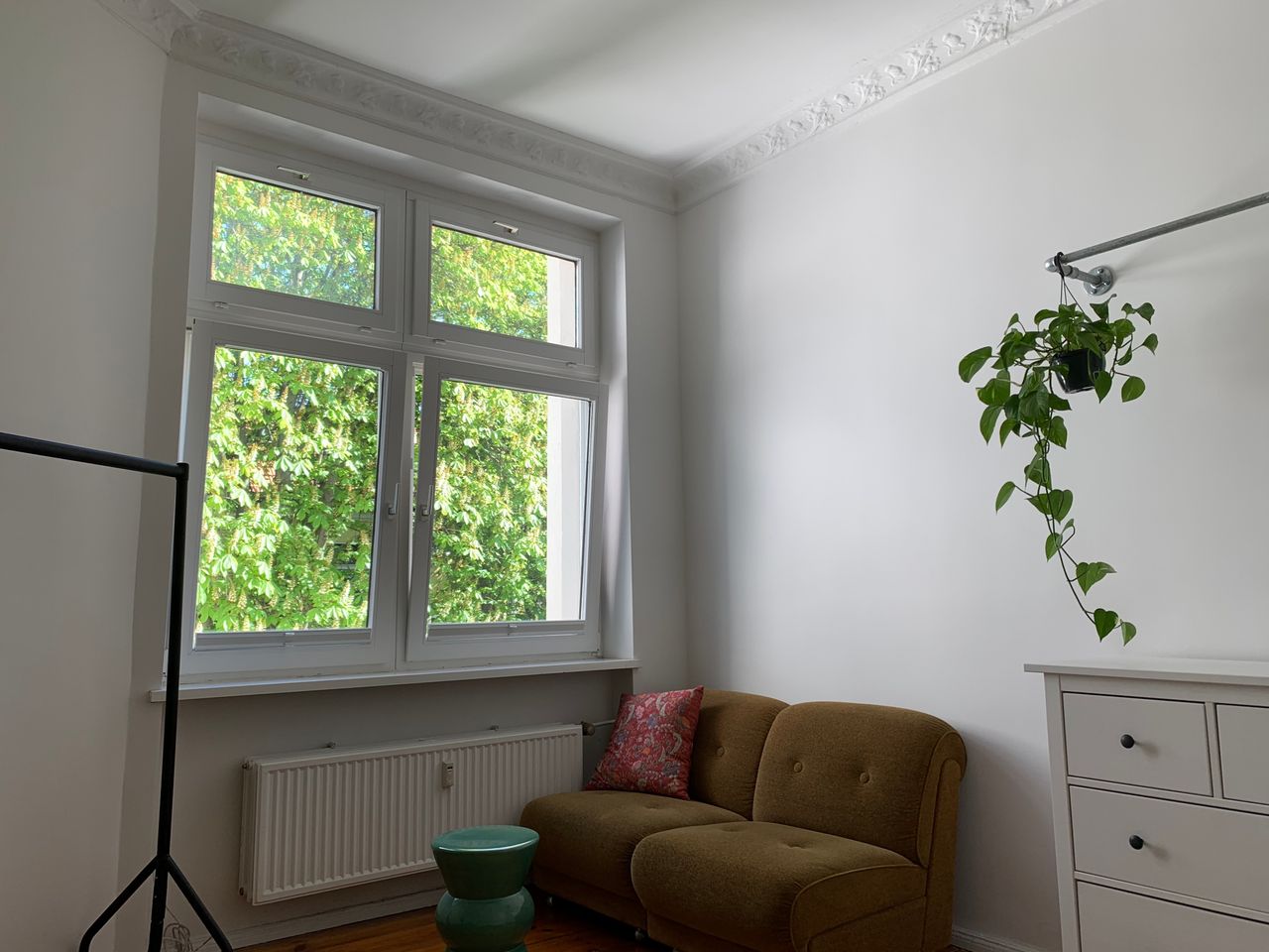 Light, quiet and beautifully furnished flat in the heart of Neukölln with balcony!