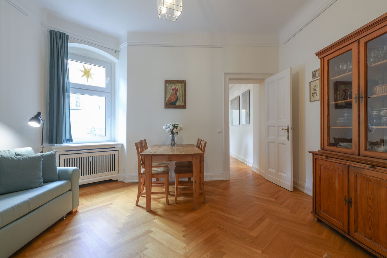 Cozy renovated old building with a beautiful mix of modern and antique furniture in Berlin-Charlottenburg