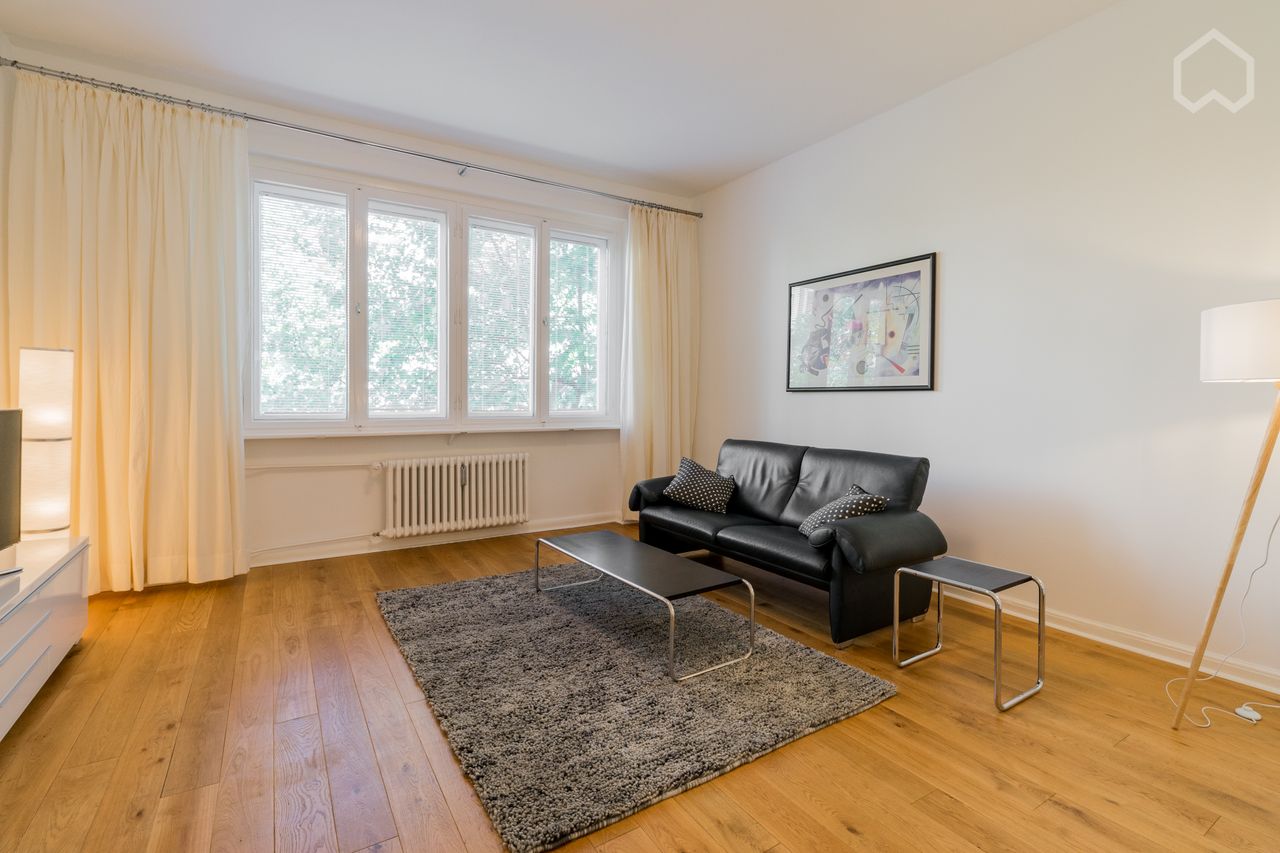 Beautiful and spacious apartment in Charlottenburg