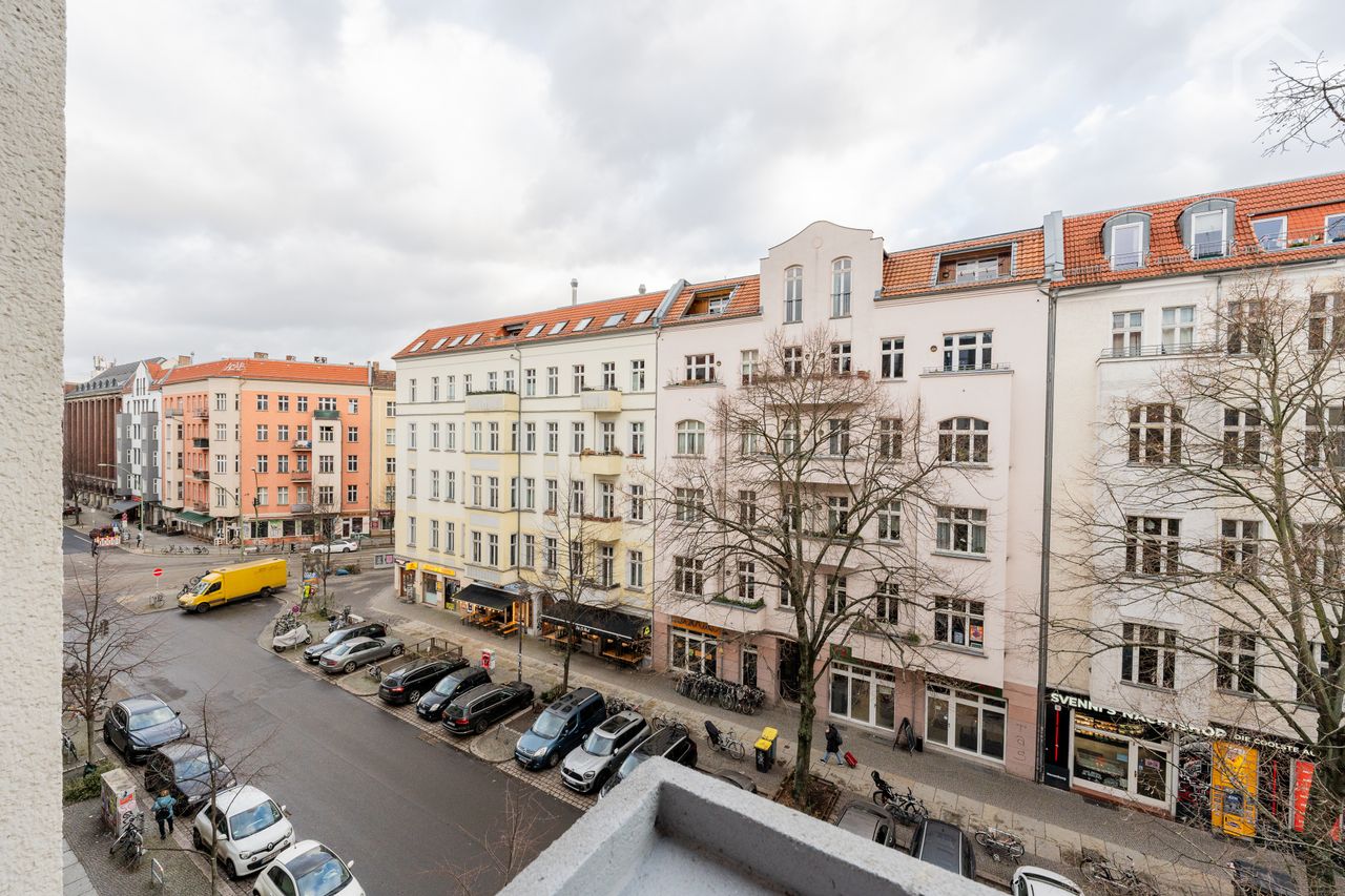 4 room apartment with balcony in Friedrichshain