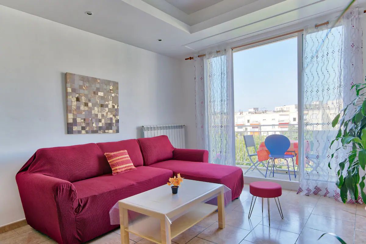 3-bedroom flat with balcony in a secure residence