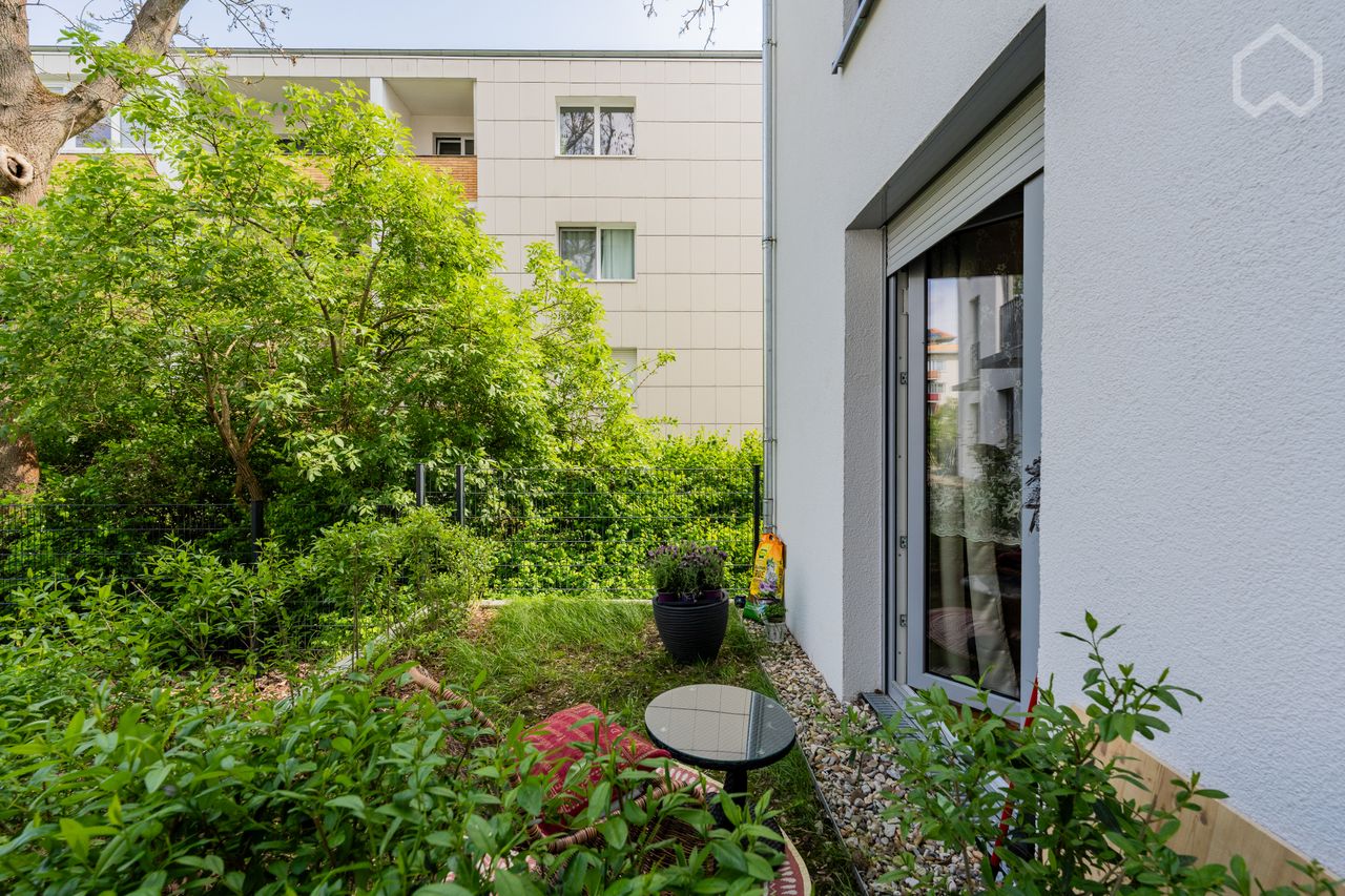 2-room apartment with terrace and garden in a green location in Mariendorf