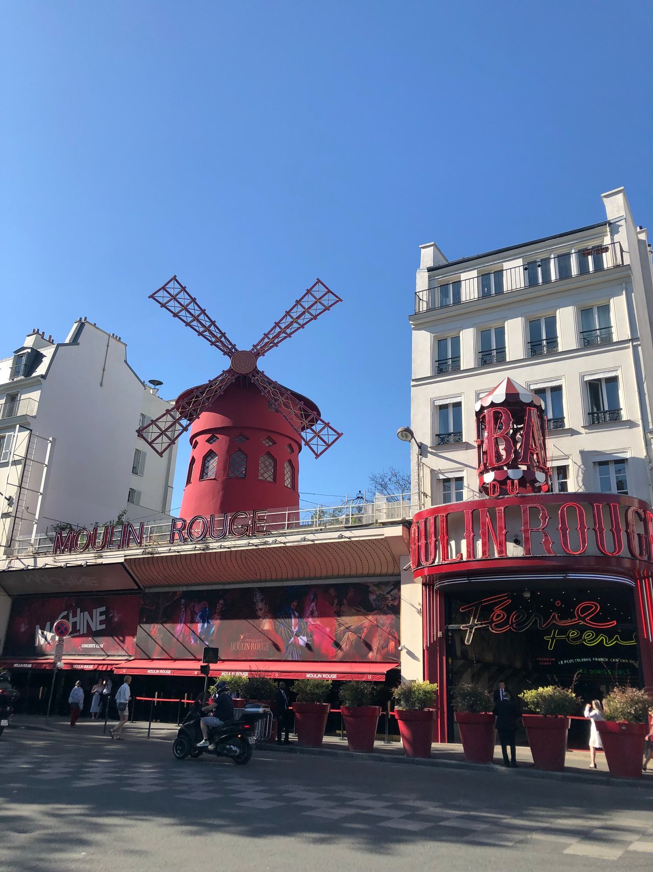 Montmartre arty gem with a view