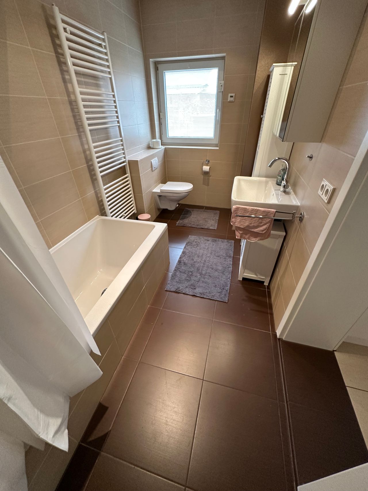 Bright and lovely home in the heart of town