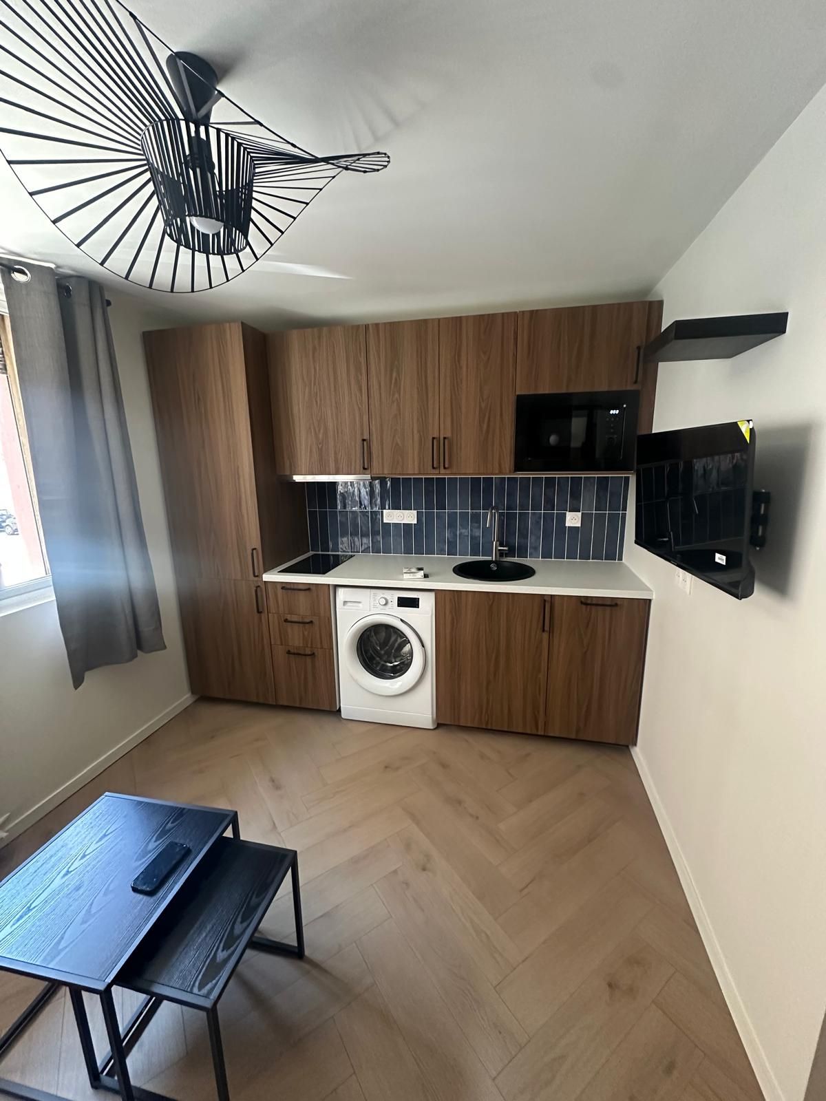 Elegant Designer Studio in 7th Arr. | Modern Comfort Near Invalides