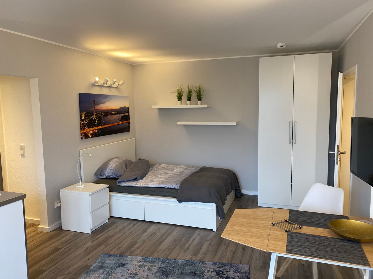 Wonderful bright and new apartment close to media harbour in Düsseldorf