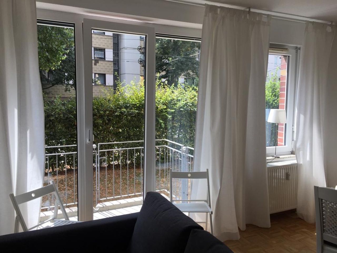 Awesome, amazing studio in Düsseldorf only 150m to the rhine with balkony and parking