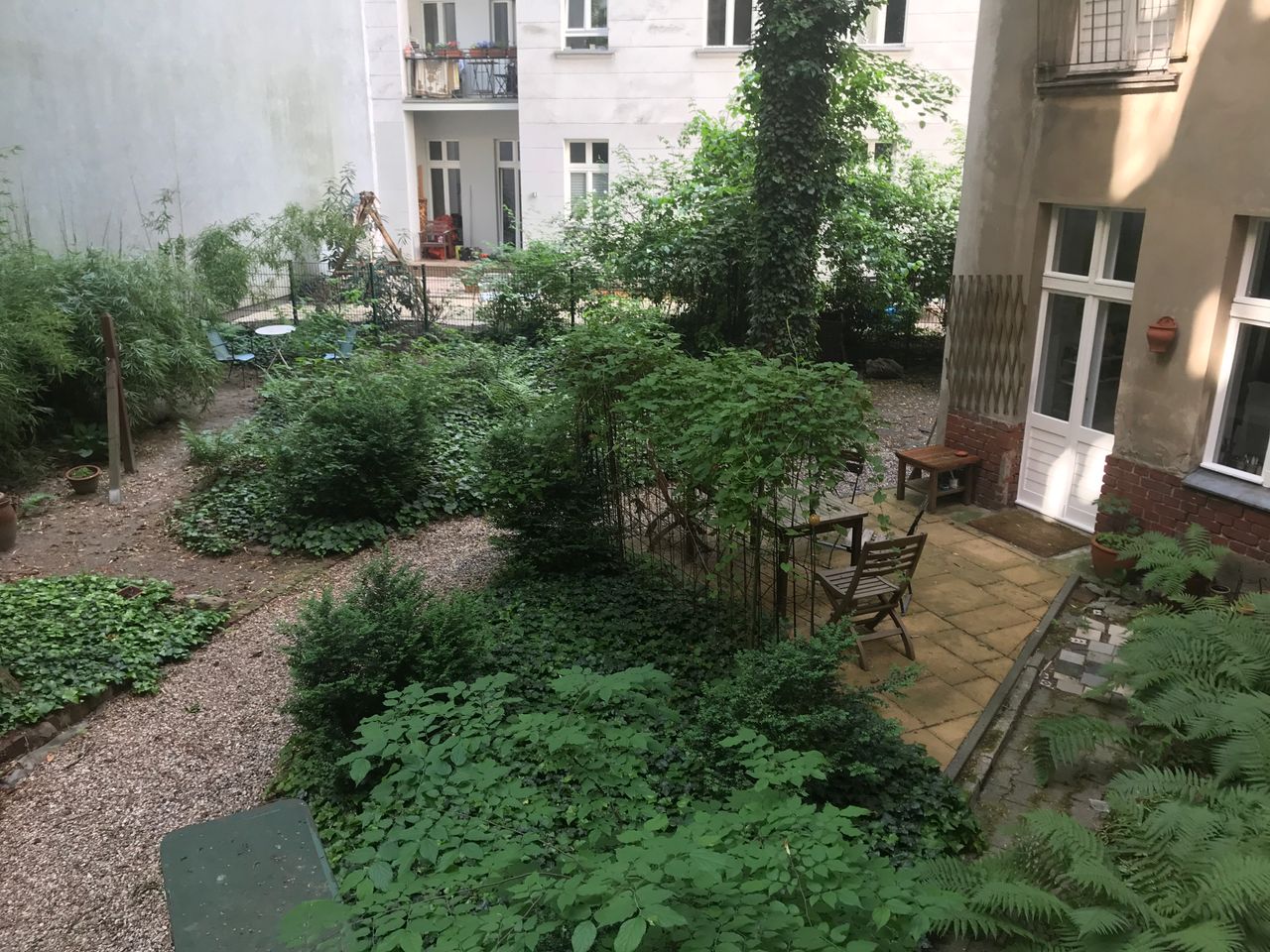Quiet and safe apartment with garden in Charlottenburg