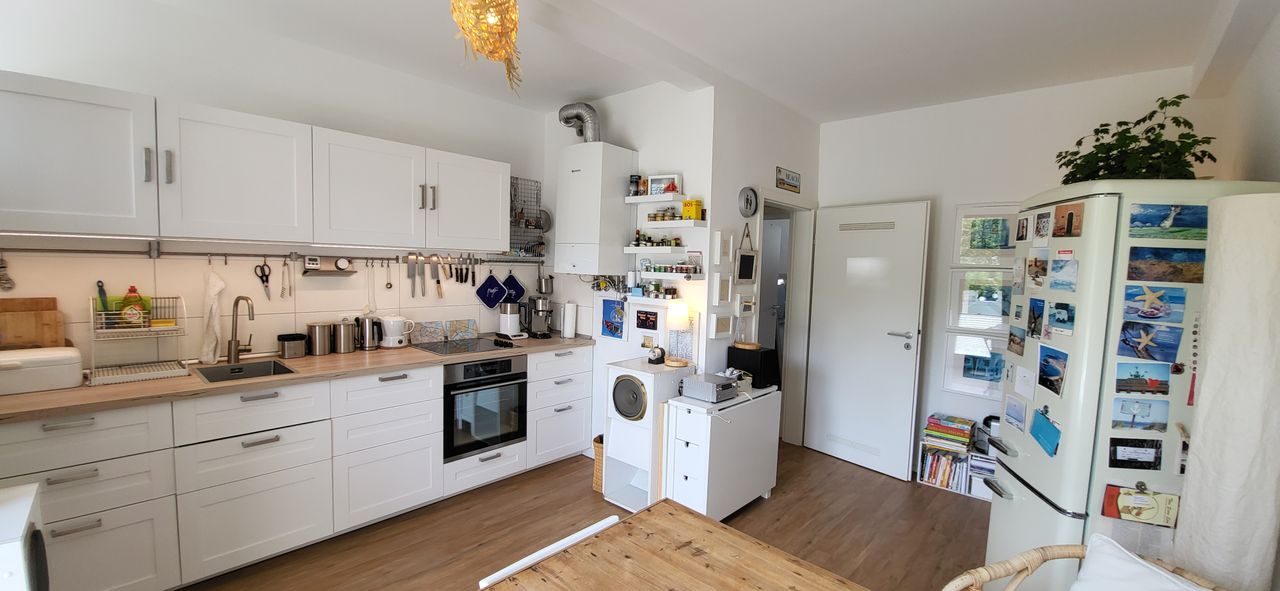 Cologne Sülz: Beautiful, bright and comfortable 60 sqm apartment with balcony for one person or a couple.