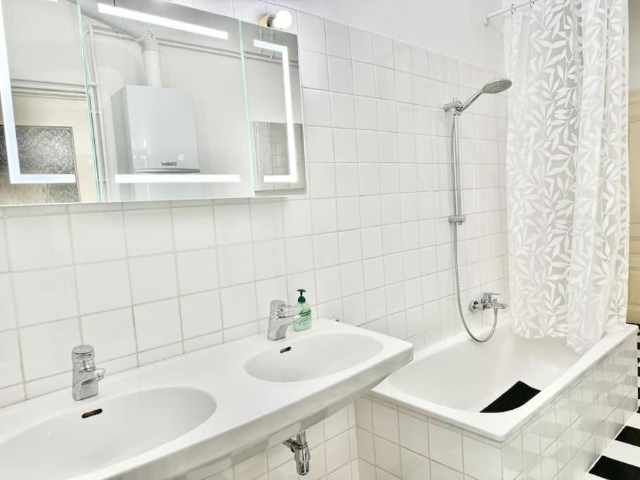 130 m2 Stylish 4 Bedroom Apartment