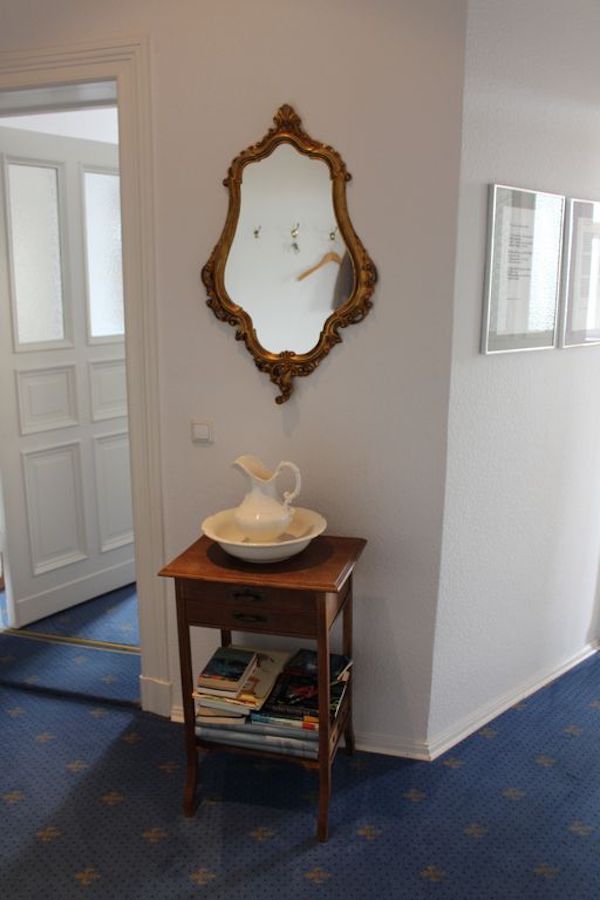 Spacious and charming centrally located Altbau apartment