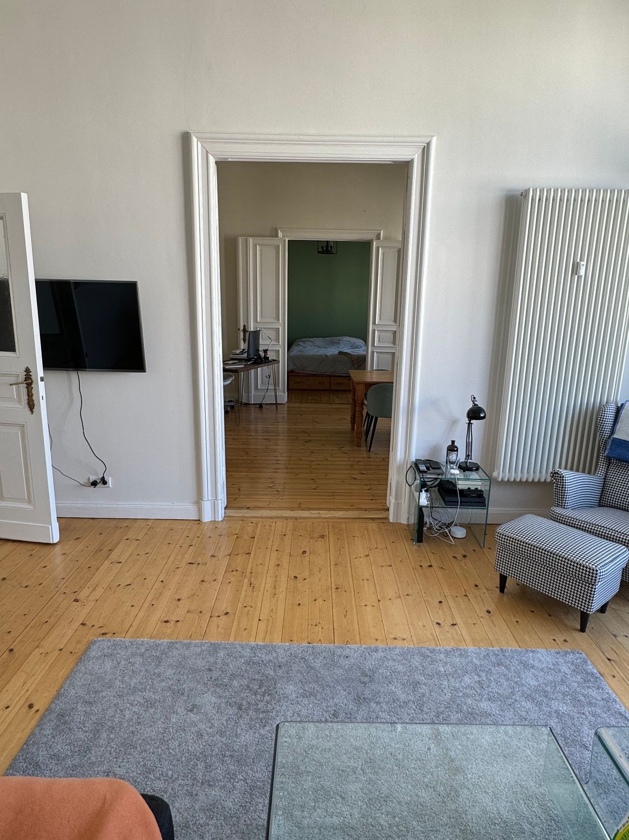 Old building Apartment in Berlin City West! Perfect for Couples!