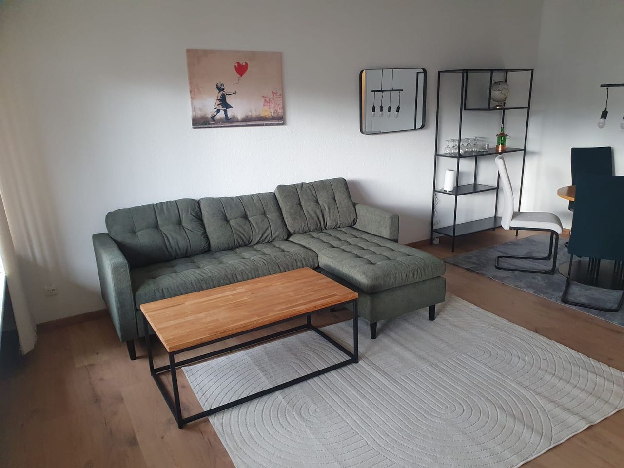 Top location: Newly renovated and high-quality fully furnished 3-room apartment in the center of Karlsruhe