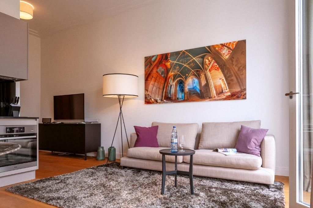 Luxury 1 bedroom serviced  Studio Apartment in the heart of Düsseldorf