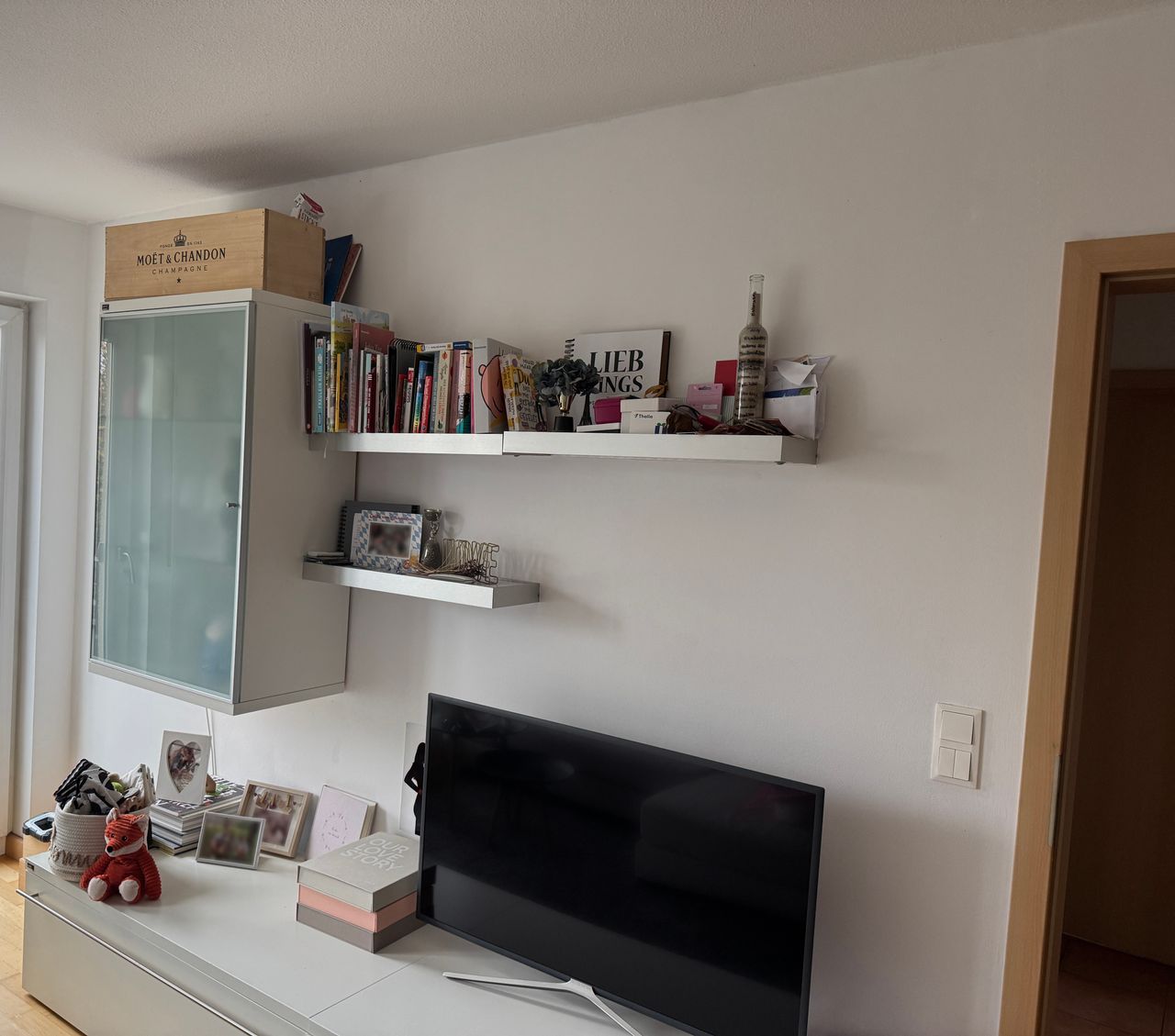 Beautiful furnished temporary apartment (right next to BMW & Olympiapark)