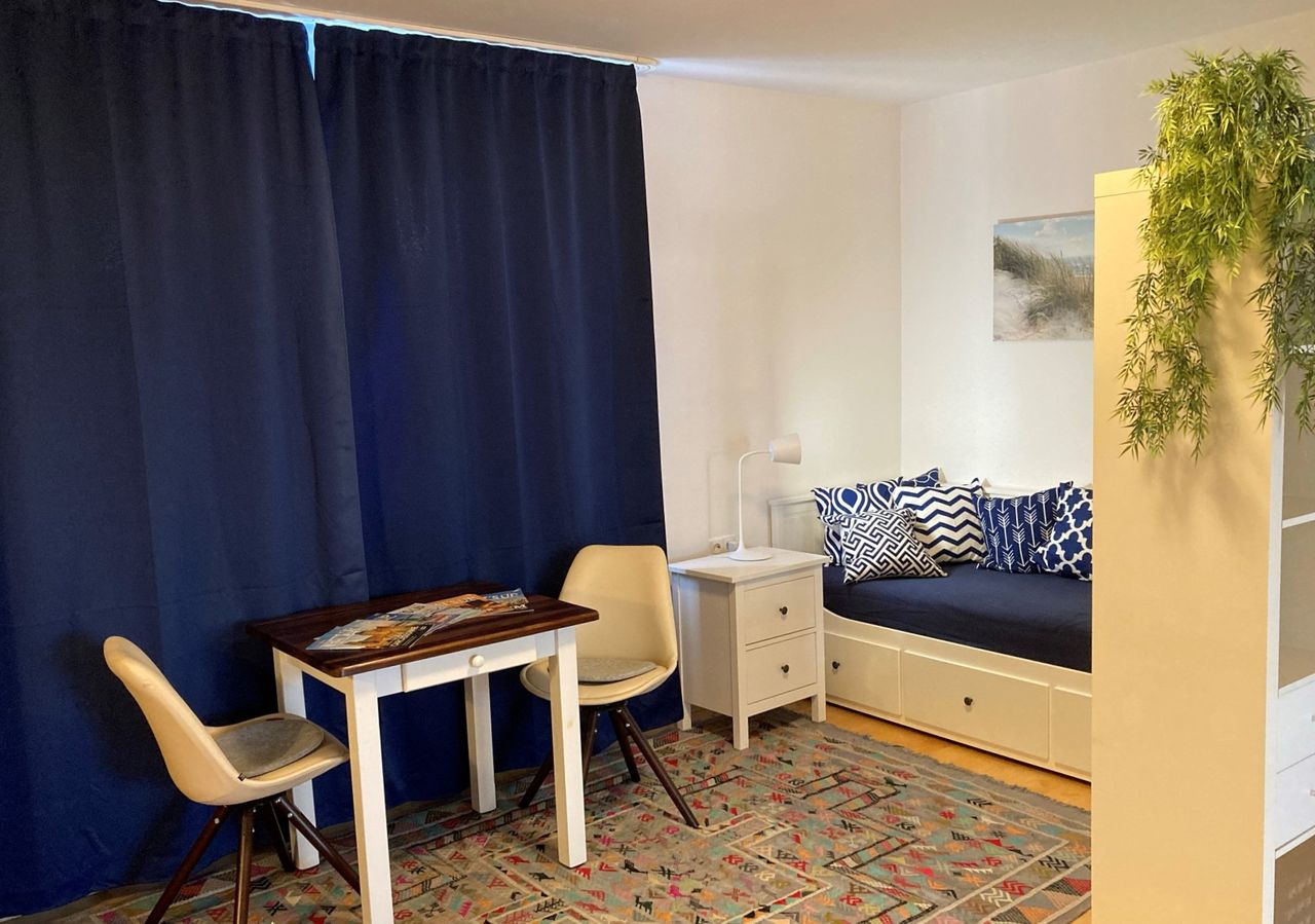 Degerloch, near Kelley, ISS: Your fully equipped home away from home with excellent connections to all POIs in Stuttgart