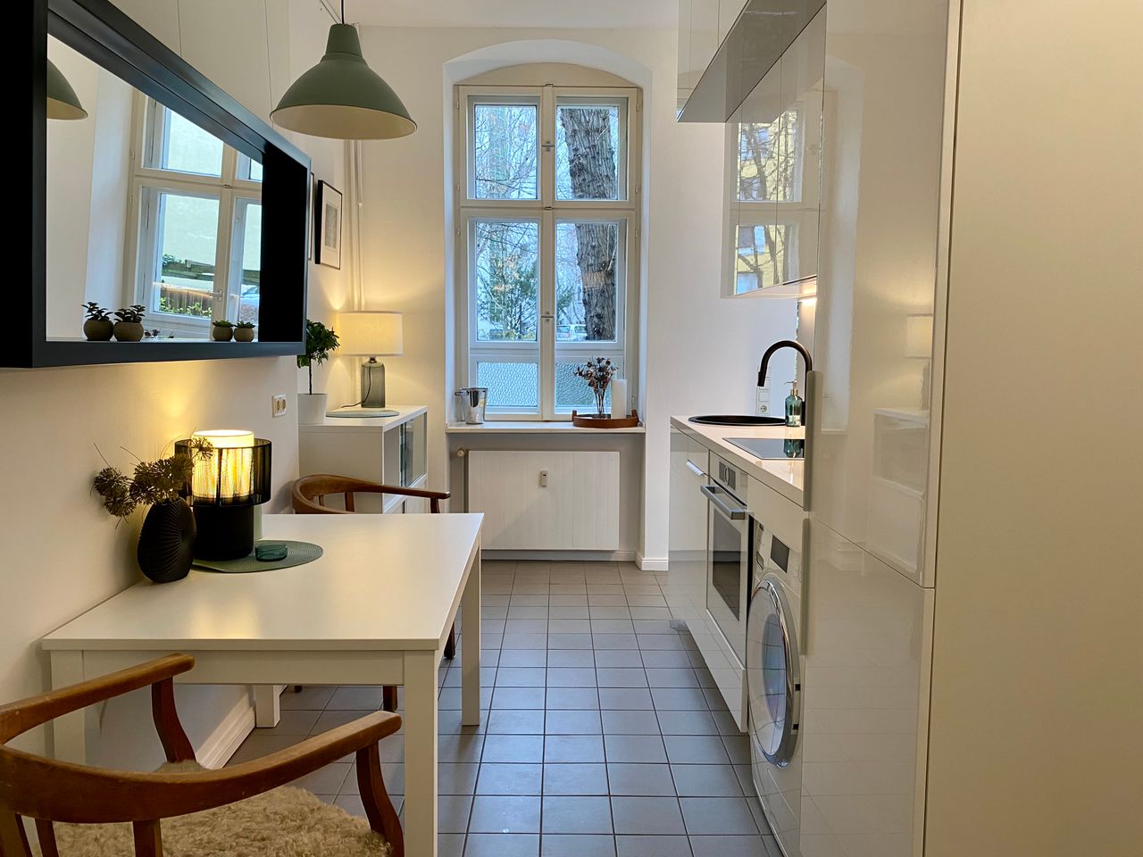 quiet old building apartment with garden in Charlottenburg