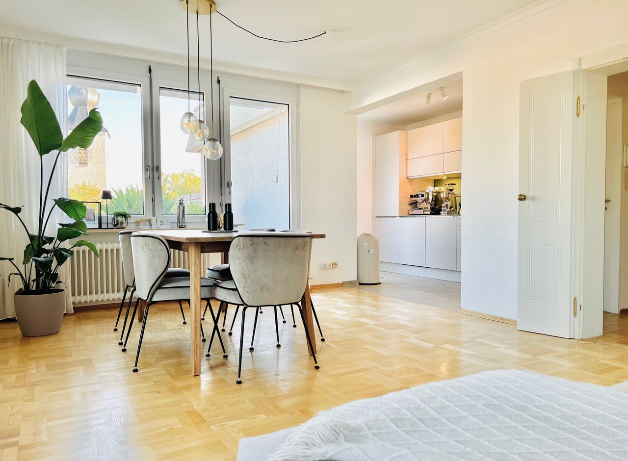 Modern, bright apartment in Bogenhausen