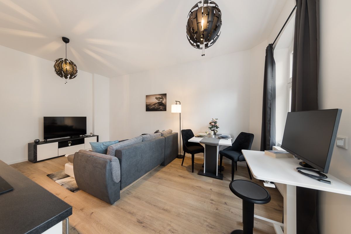 brand new & central apartment 1-bedroom + workplace + kitchen | Berlin Gesundbrunnen