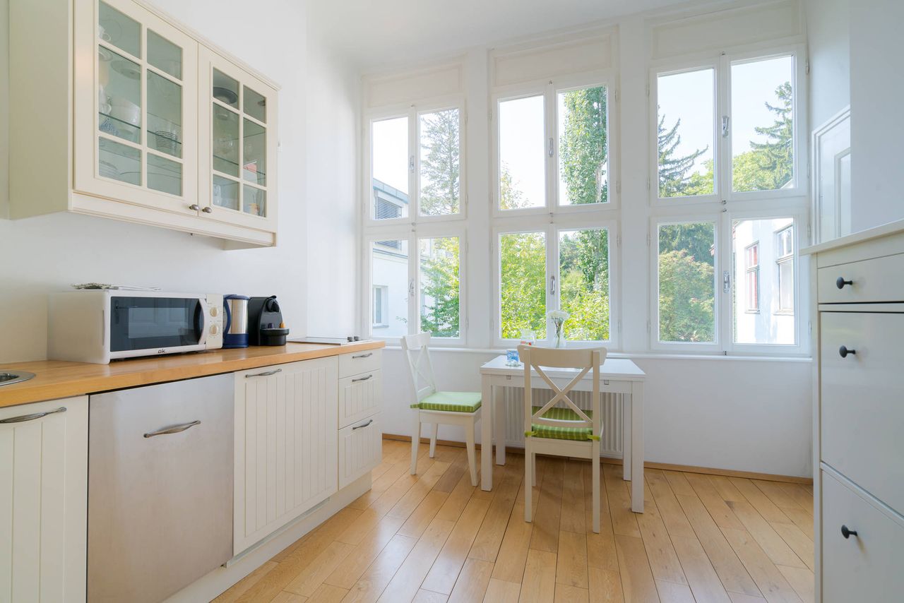 Short-term apartment Vienna with green inner courtyard - good location near the underground to the city center