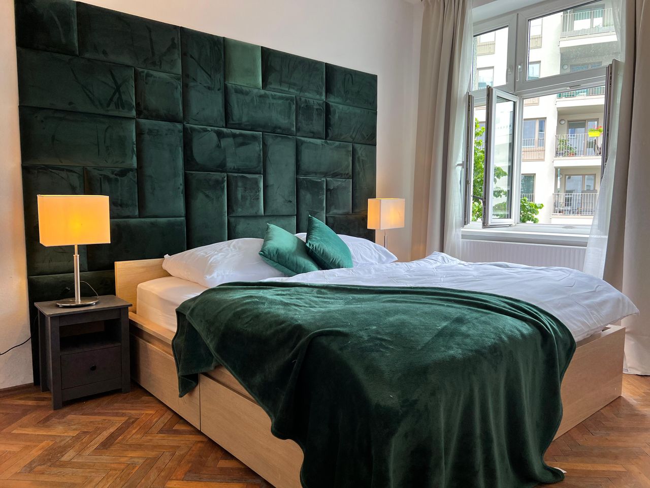 Convenient 3-BR Apt, 15 Min to Landstraße Hub