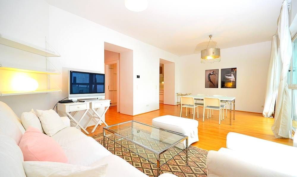 Lucid and spacious apartment near AKH Vienna with beautiful terrace
