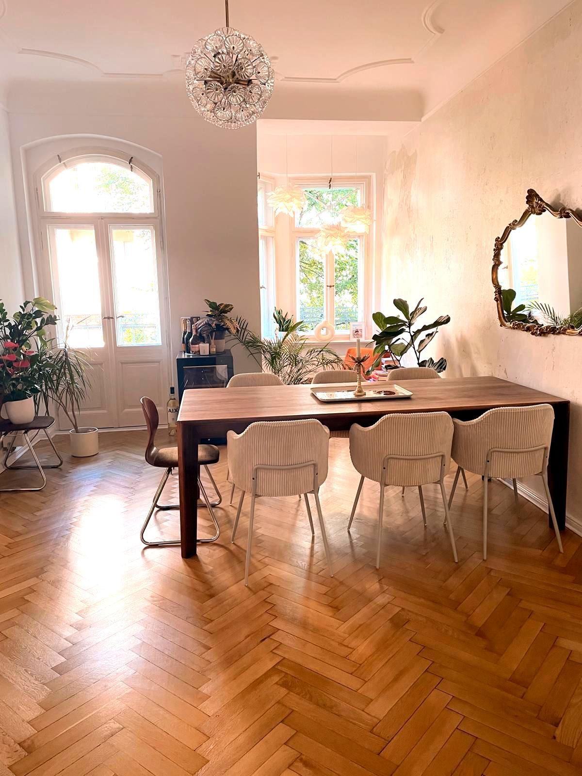 Exceptionally Beautiful and Spacious Fully Renovated Altbau Apartment in the Heart of Boxhagener Kiez with Underground Parking Space