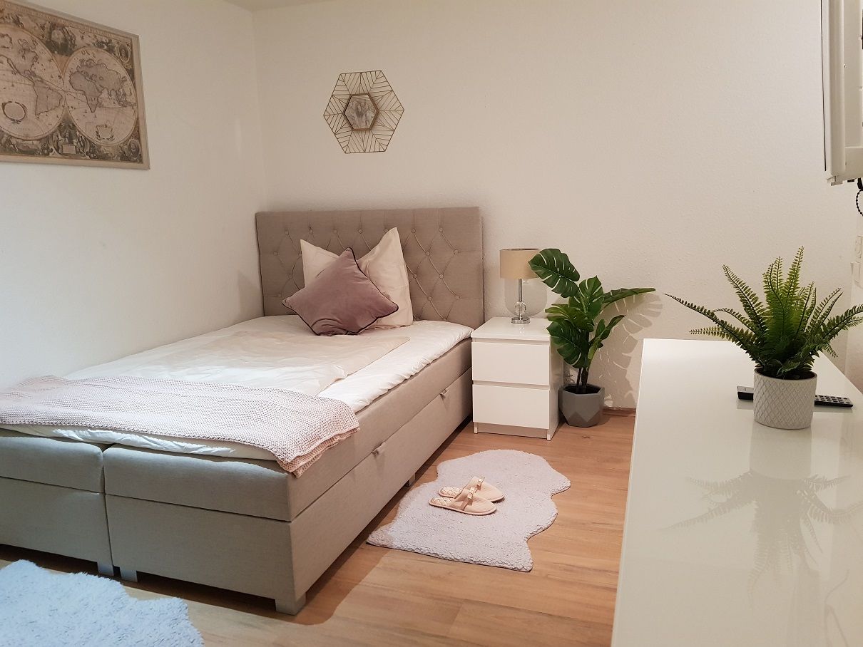 Fully furnished and serviced apartment next to Patch Barracks