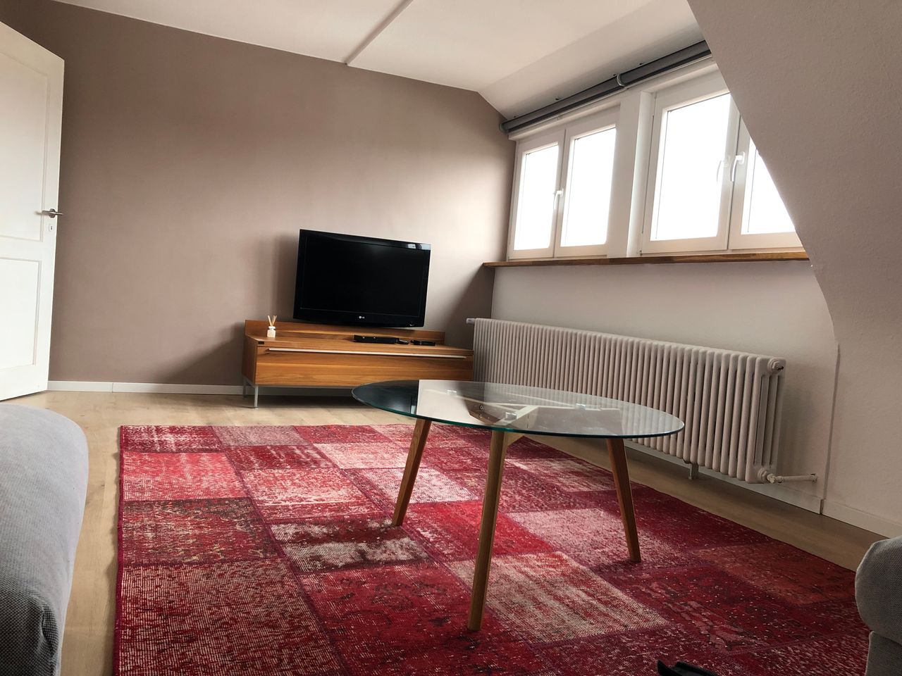 Nice 2.5-room attic apartment with garden in Stuttgart-Zuffenhausen