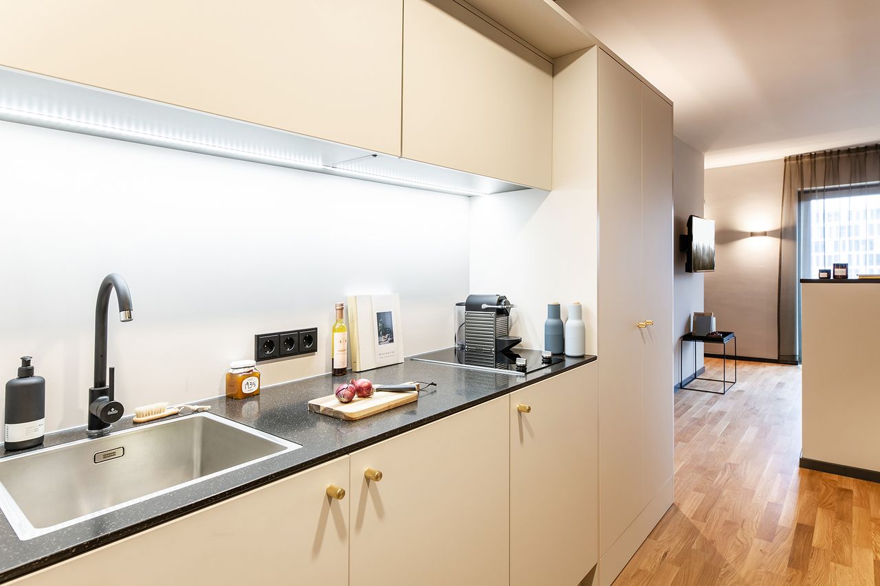 Modern Serviced Apartment right at the Airport