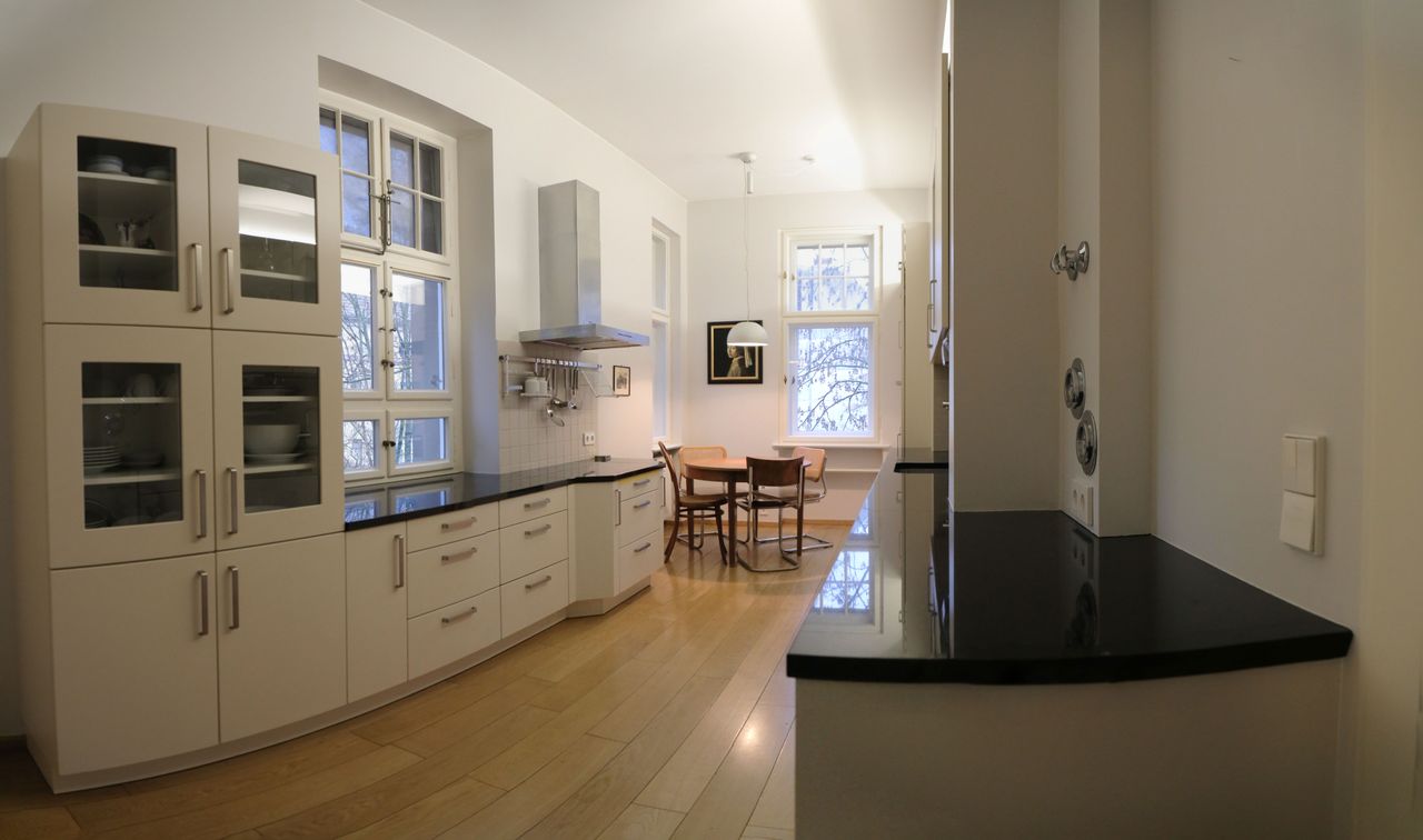 Elegant 3-Room Art Nouveau Residence in Grunewald
