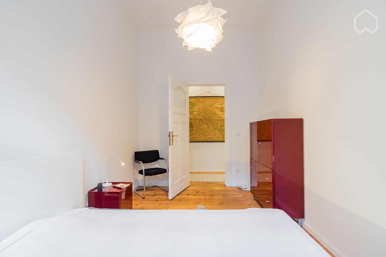 Bright and modern, recently refurbished quiet "Altbau" apartment in Berlin Mitte-Moabit / Westphalian Quarter