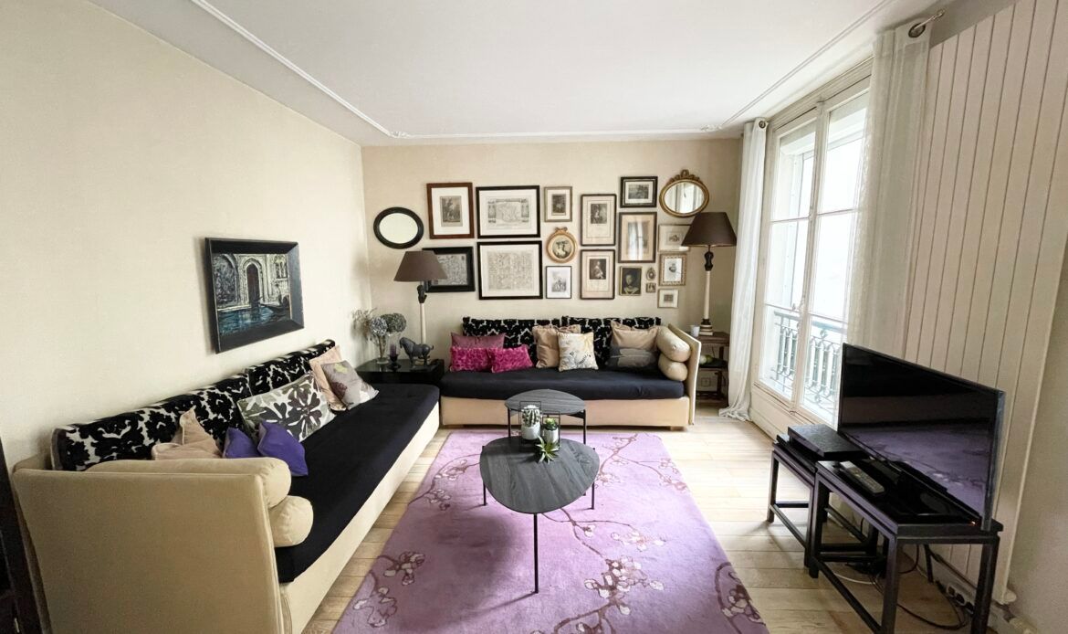 45 m² Two-Room Apartment in the Ternes District, 17th Arrondissement of Paris