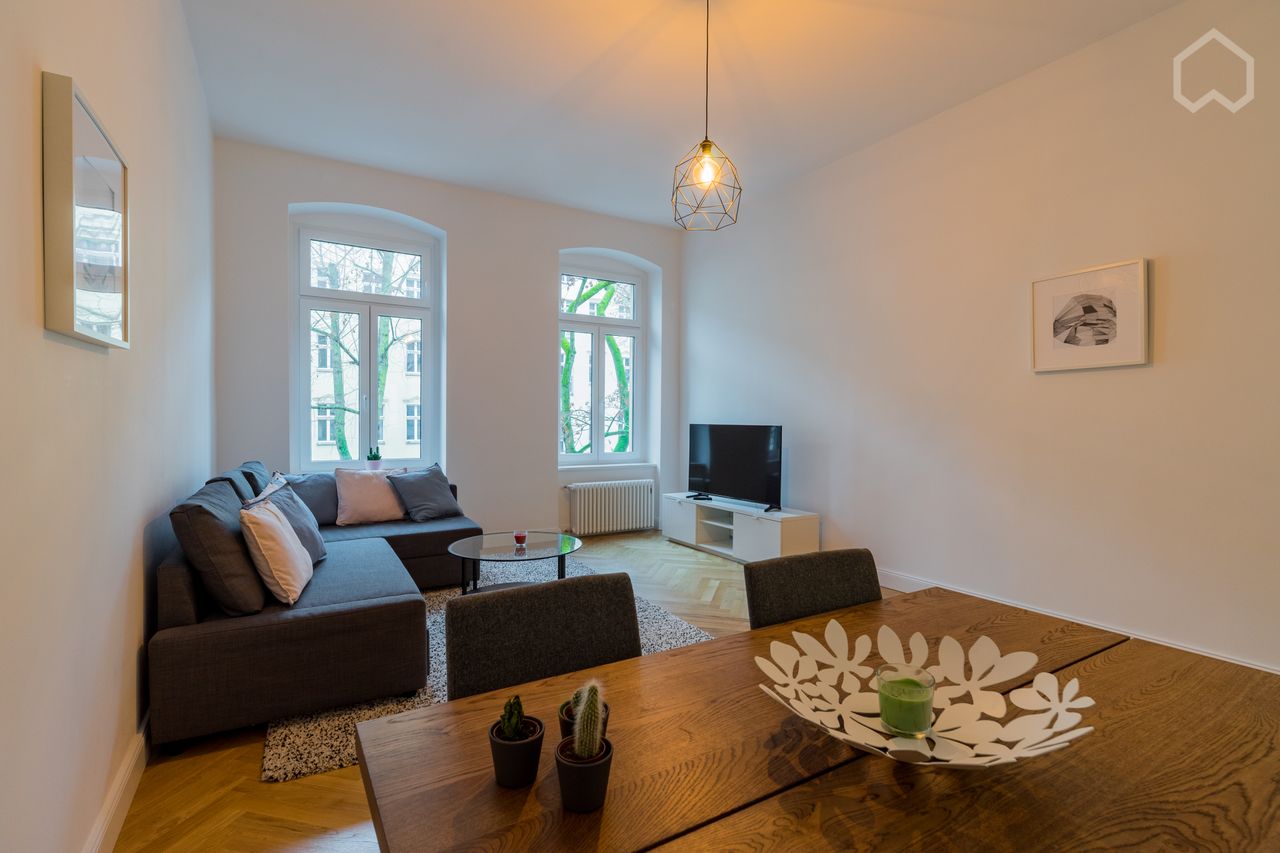 Freshly renovated and completely new furnished apartment at Zionskirchplatz!