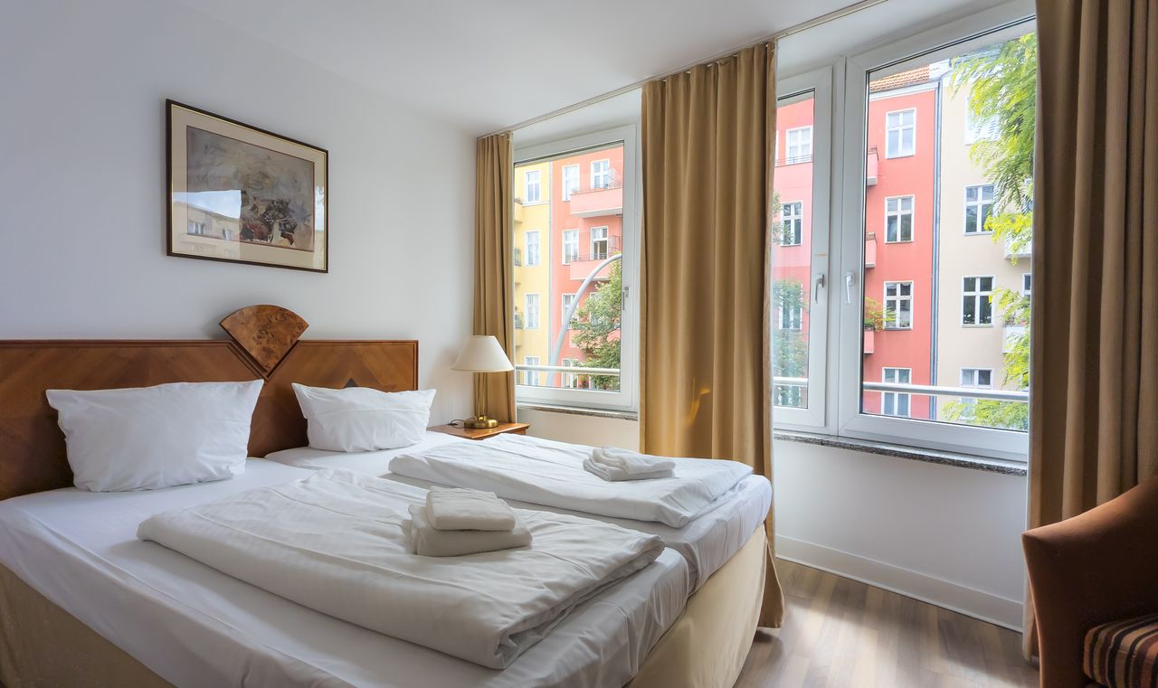 Perfect, fully furnished studio for a medium or long stay in the beautiful district of Charlottenburg.
