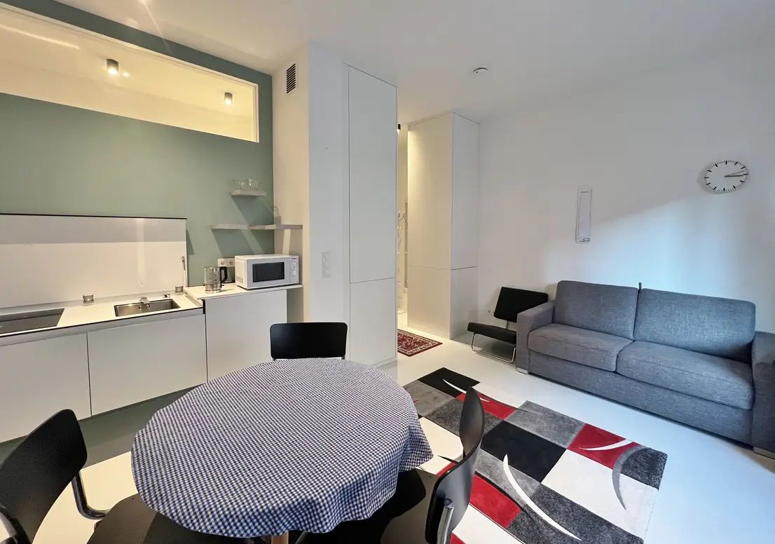 Bright, spacious suite (Wilmersdorf)