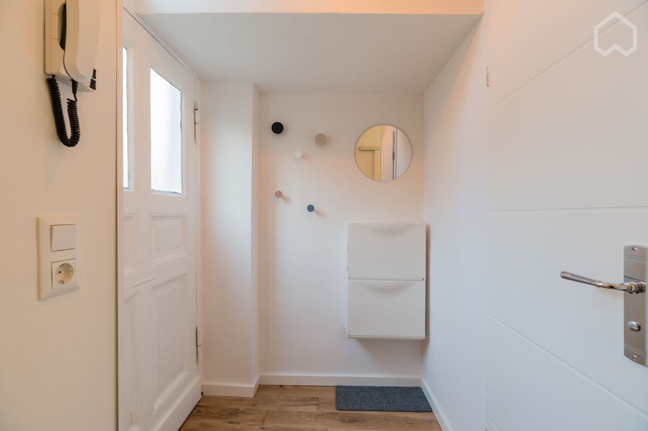 Green 2 Room flat renovated gardenflat , very quiet and only 5 Minutes walk to the S-Bahn