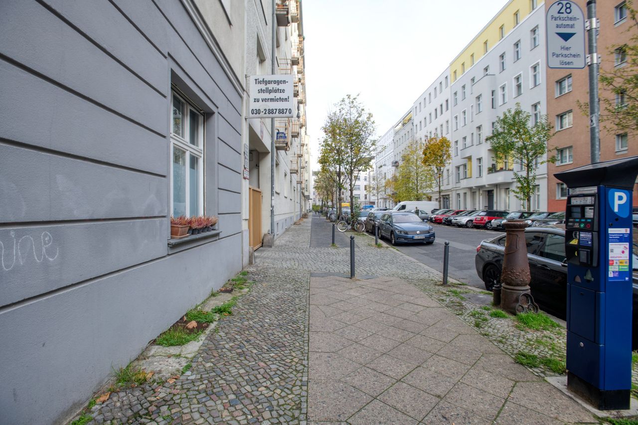 Mitte 2br in central location