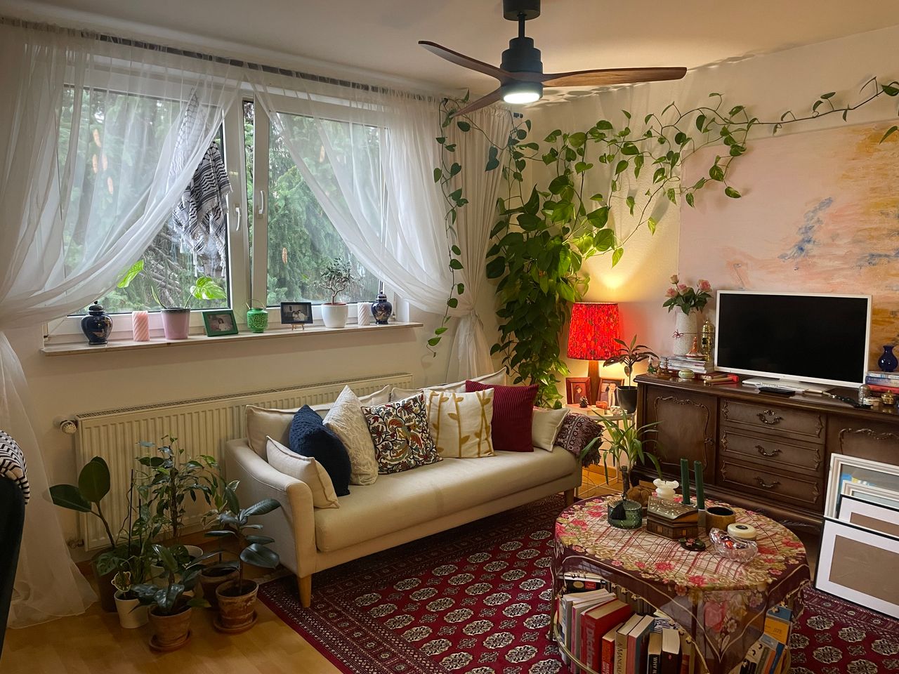 Bright home in a calm but center of Frankfurt am Main (July & August)