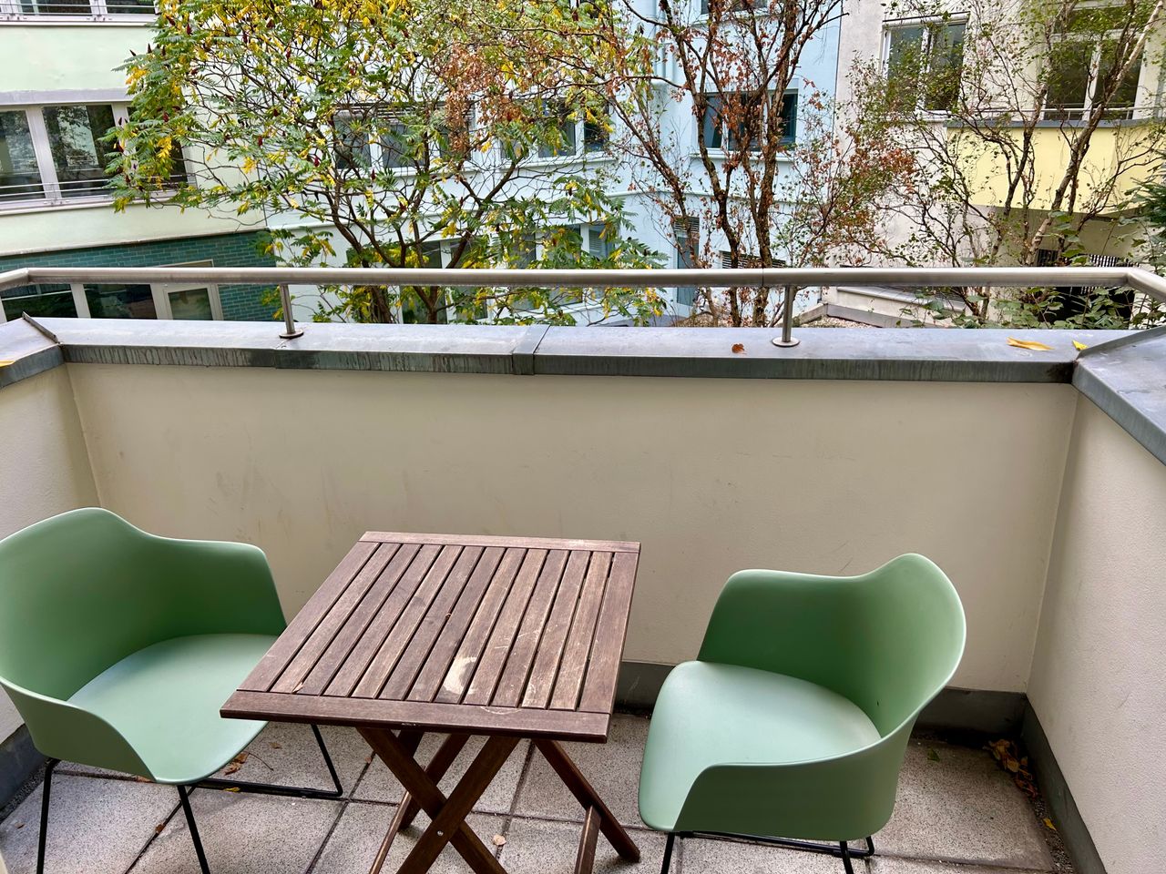 Cozy Apartment by Checkpoint Charlie with Balcony