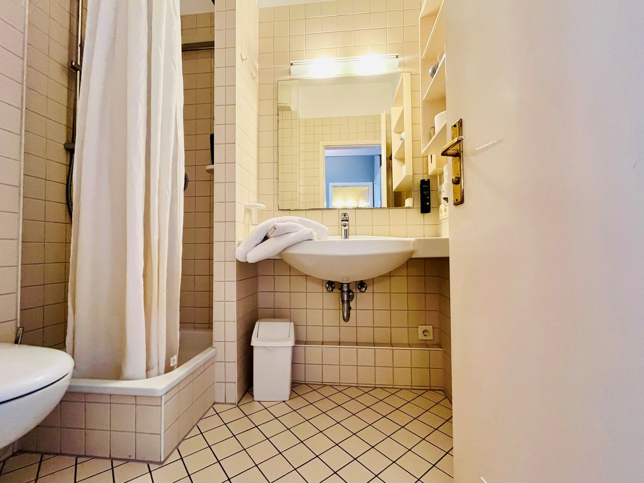 Single studio in Westend Frankfurt - near old opera