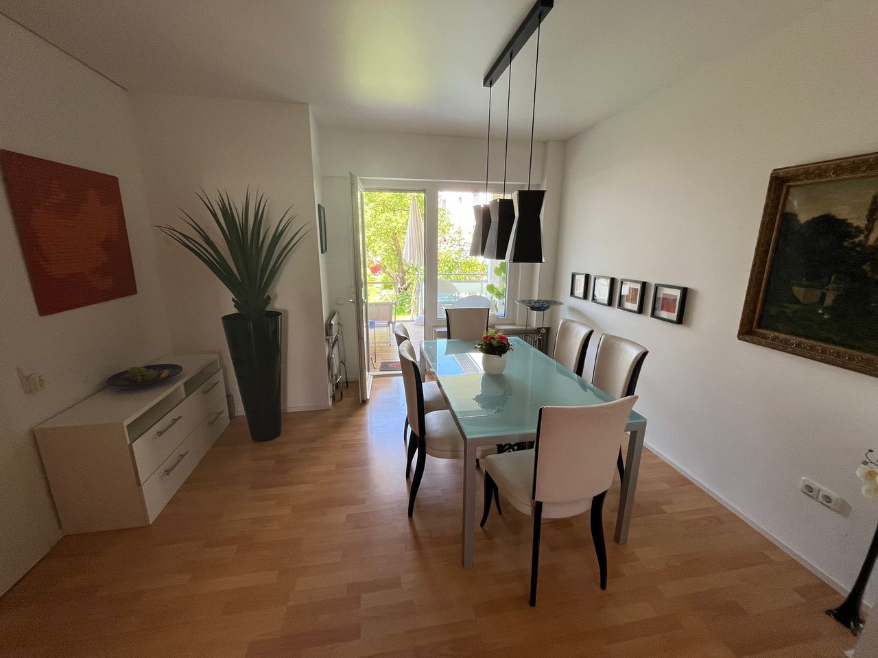 Spacious, stylish apartment with a balcony in Frankfurt am Main