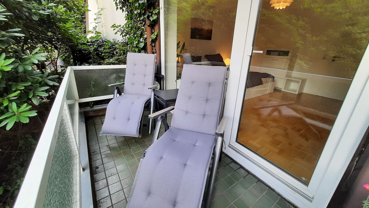 Düsseldorf-Zoo: chic and stylish ground floor apartment, 2 rooms with balcony, 2021 renovated, quiet but still central