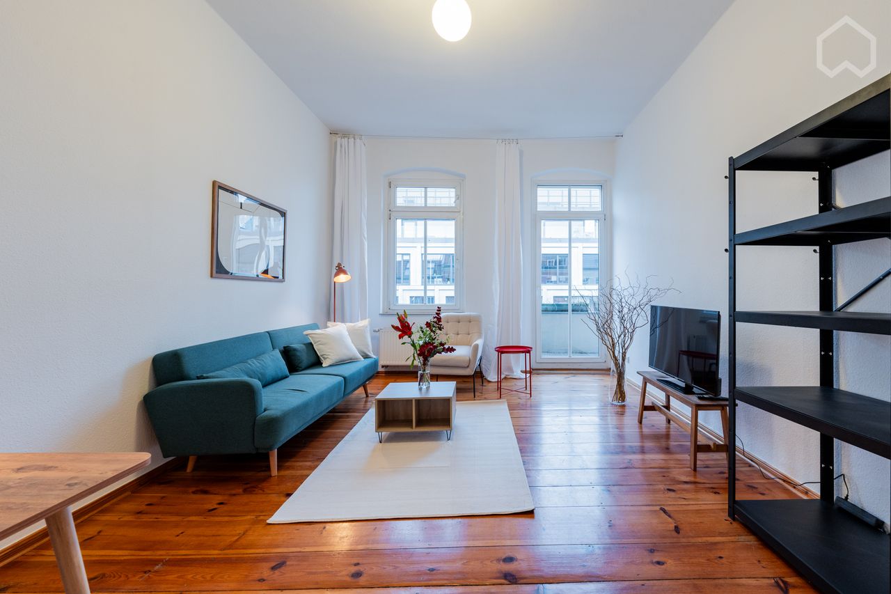 Exclusive first occupancy! Fantastic 2-room flat with breathtaking view in Friedrichshain