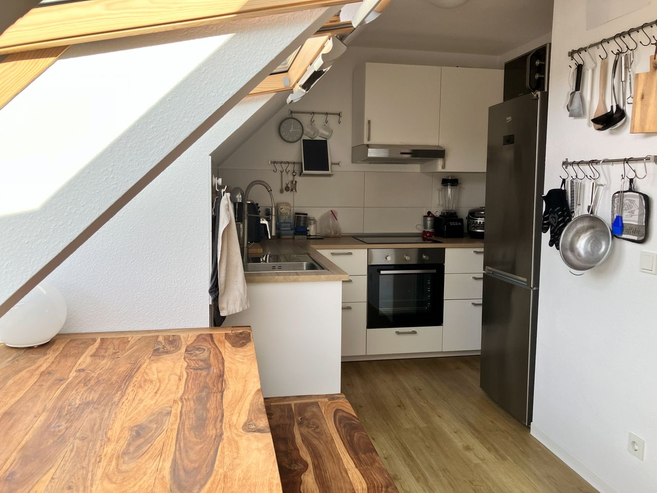 Furnished 52 sqm Attic Apartment in Cologne-Zollstock: Quiet, Cozy, and Well-Connected – Available April 2025