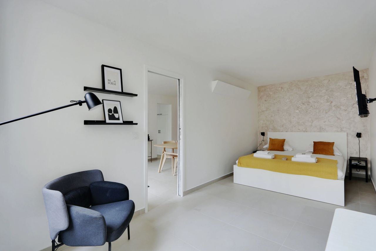 Superb accommodation on Avenue de Flandre in a modern building, perfect for students or professionals