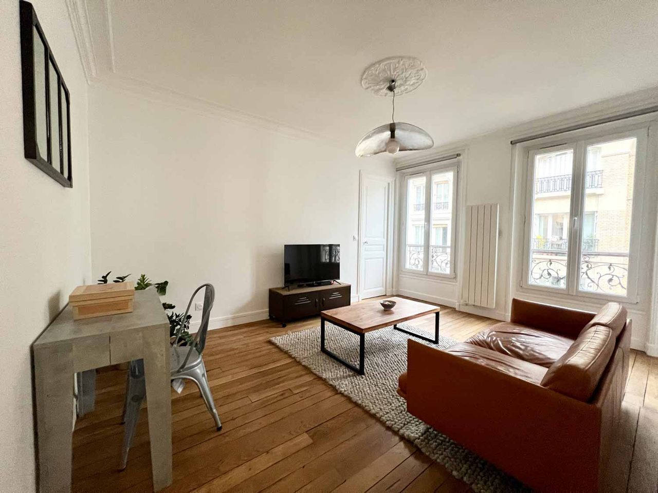 A Charming 3-Room Apartment in the Heart of the 11th Arrondissement - Newly Renovated with Style