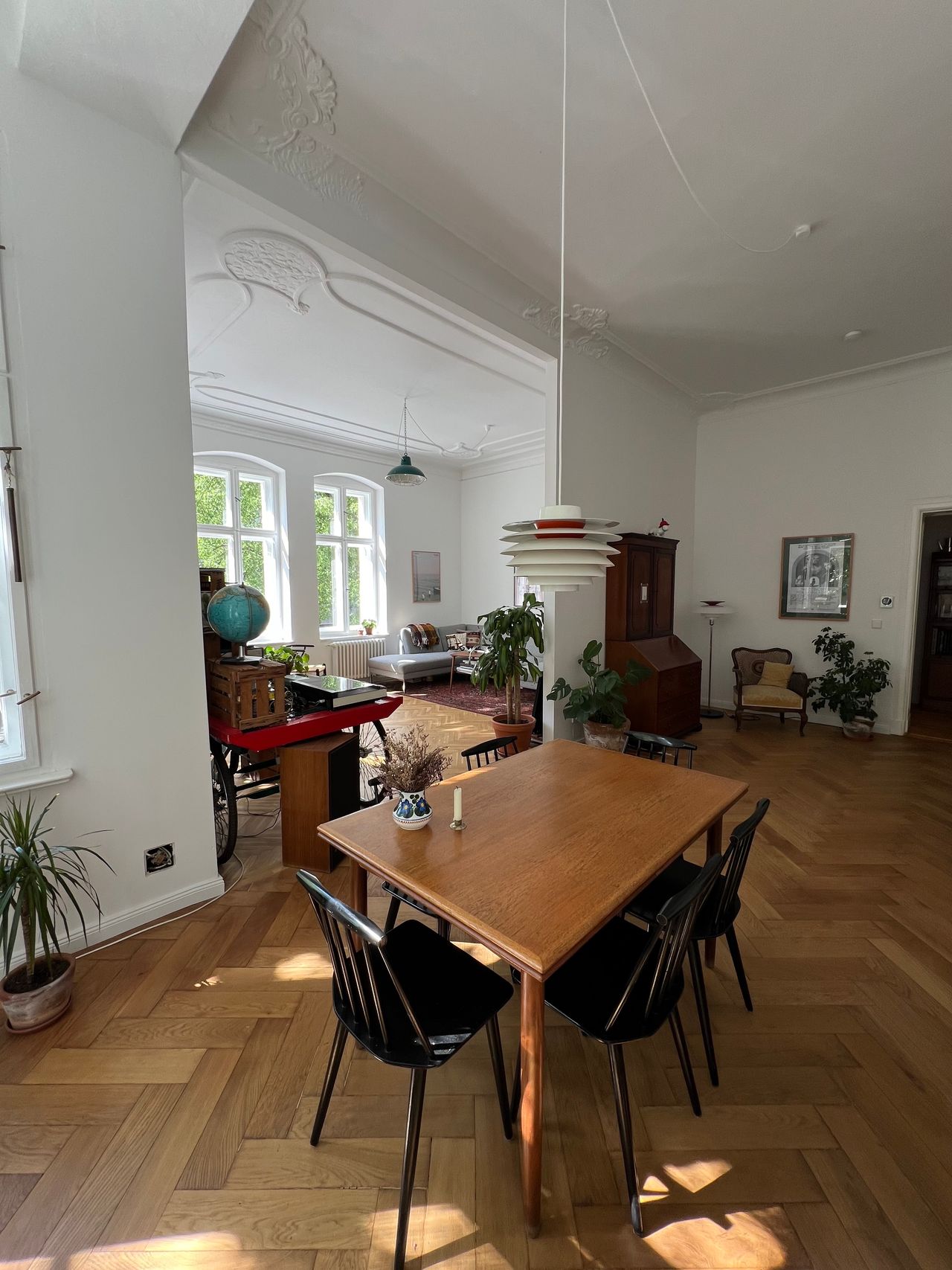 Charming 4-room Apartment Near Charlottenburg Palace & River Spree