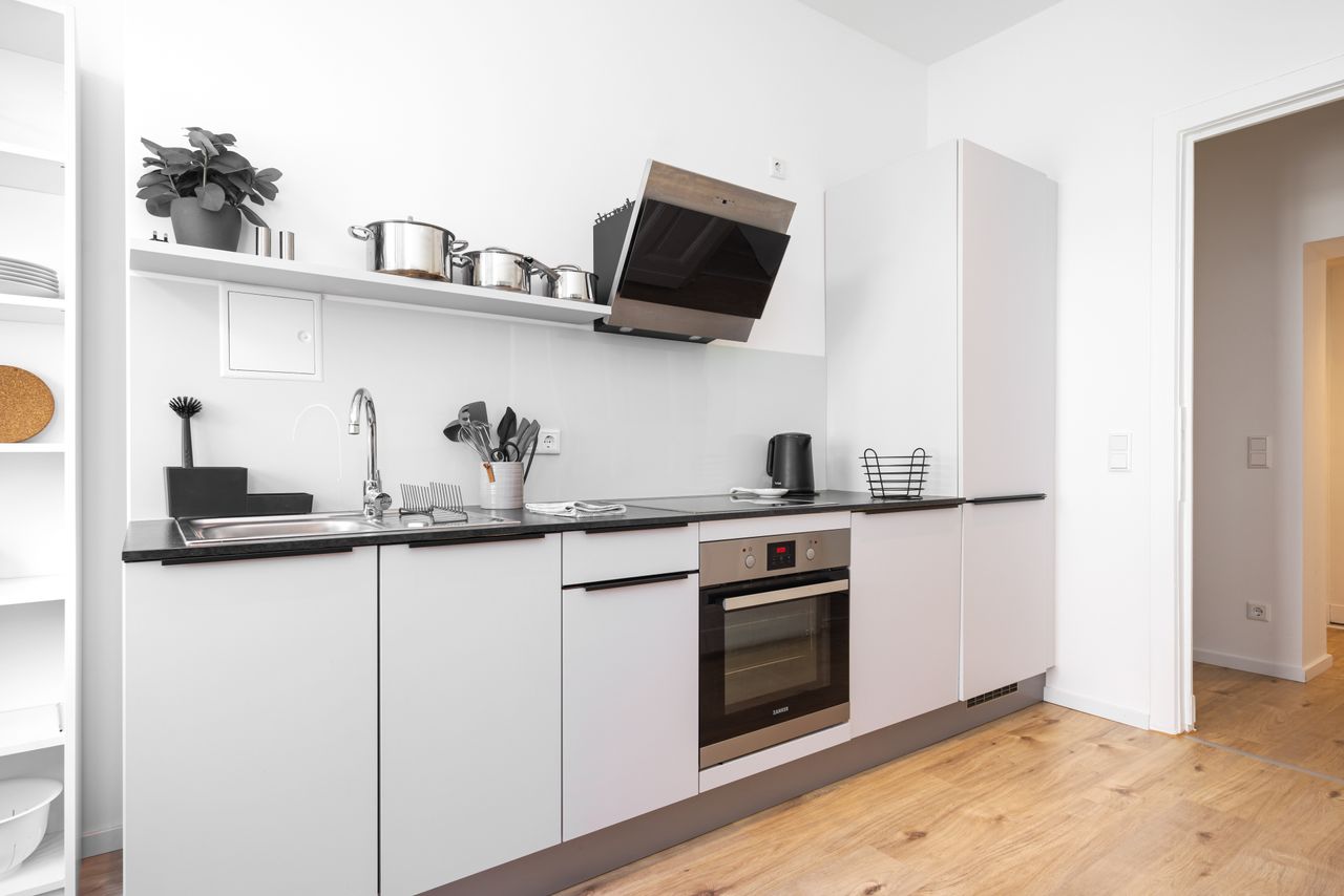 FAMILY APARTMENT IN AN OLD BUILDING